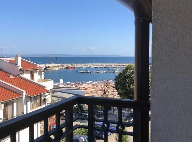 Casa de hóspedes Breeze 4*